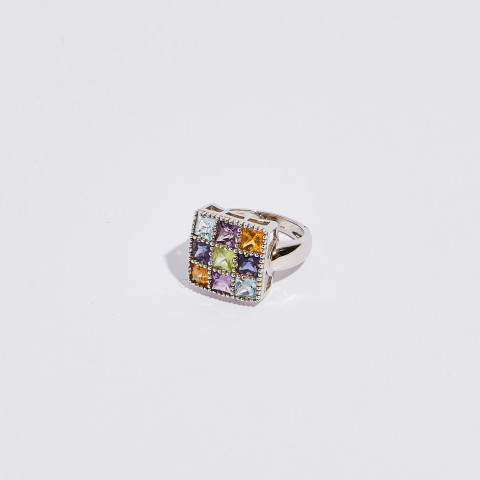 Anello in oro bianco 18 Kt con quarzi